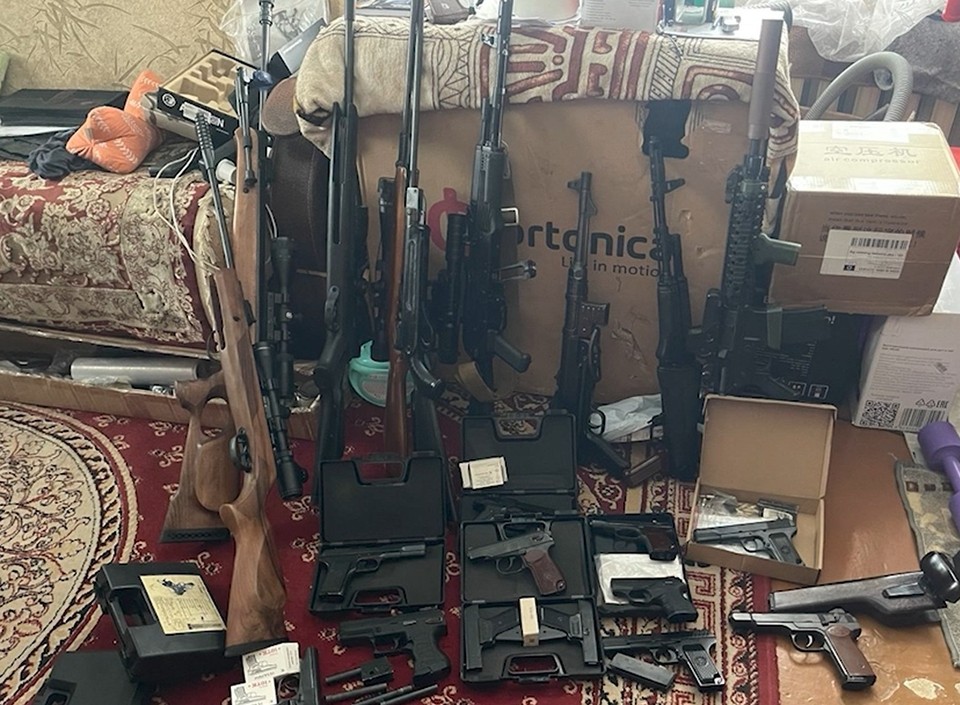 Эксперт ФСБ РФ: боевое оружие стало доступно 14-летним