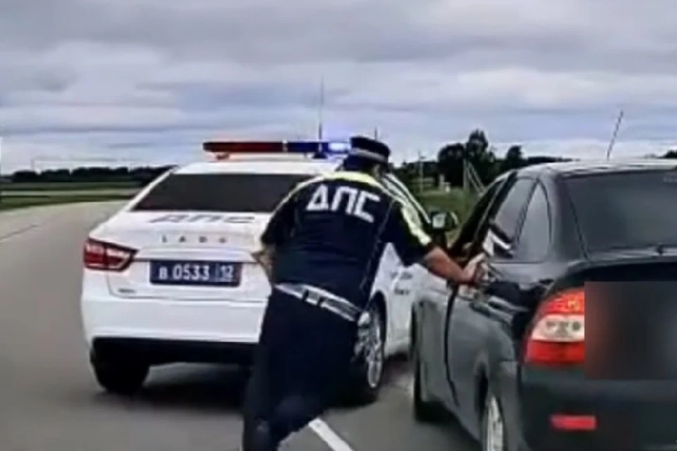 Автодебошира удалось задержать, когда он выехал за пределы города. Фото: МВД Марий Эл