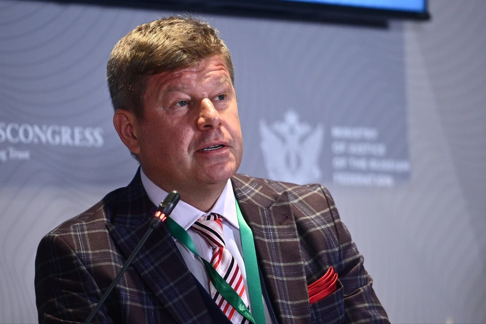 Губерниев заявил, что Марадона круче Роналду и Месси.