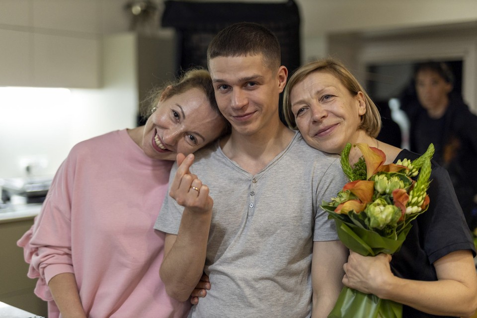 Отслуживший в армии Глеб Калюжный приступил к первым съемкам после дембеля: это не «Вампиры средней полосы»