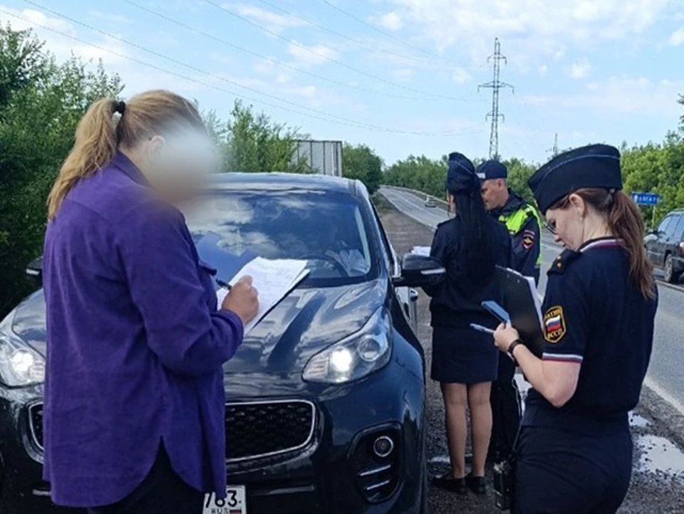 Машину, на которой ездила теща должника, едва не отправили на спецстоянку.