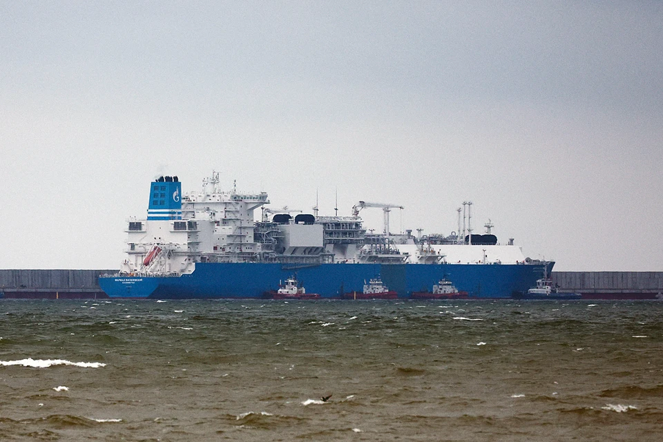 Плавучая регазификационная установка "Маршал Василевский" в акватории Балтийского моря. Фото: Виталий Невар/ТАСС