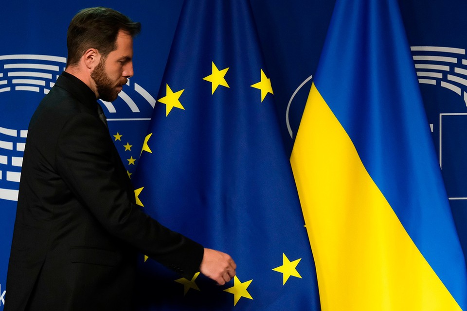 Черная дыра по-киевски: вступление Украины сломает финансовый хребет Евросоюза