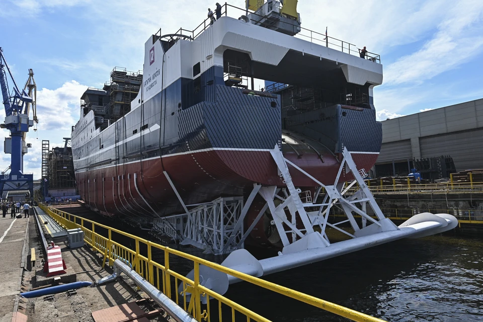 1 июля спустили на воду новый большой морозильный рыболовный траулер. Фото: gov.spb.ru