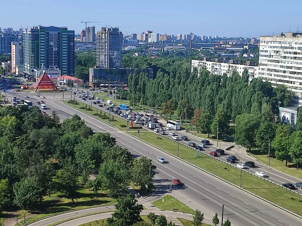 Движение у Памятника Славы на утро 6 июля