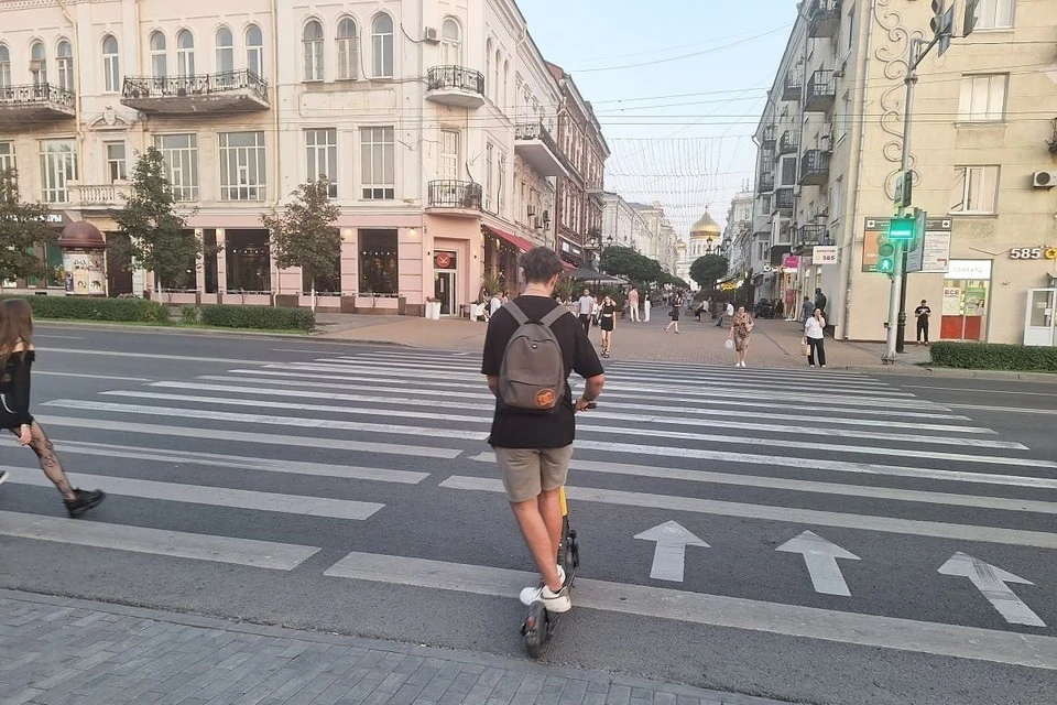 Нередко самокатчики не знают или игнорируют ПДД.
