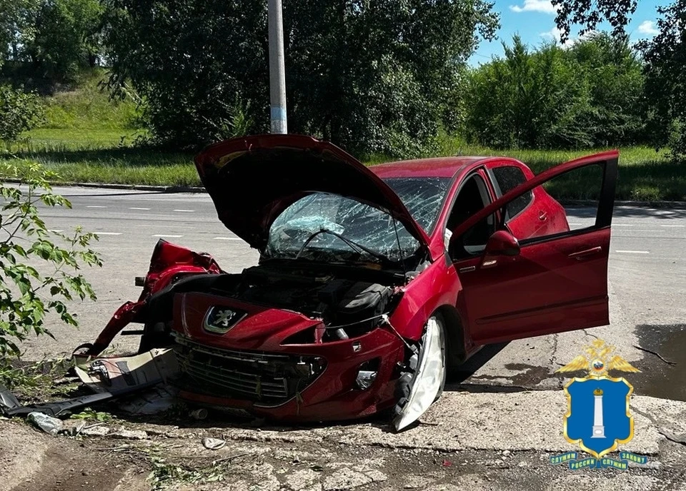 В Заволжье Ульяновска пьяный водитель врезался на автомобиле в бетонную стену | ФОТО: Госавтоинспекция Ульяновской области