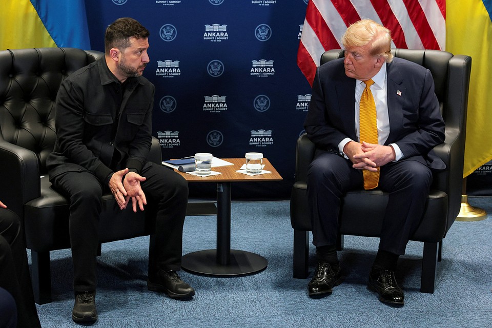Зеленский у правой ноги Трампа проглотил, что ему сказали: о чем говорит поведение просрочки на саммите НАТО в Турции