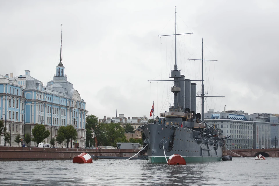 В 2025 году турпоток из Китая в Петербург достиг около 235 тысяч человек.