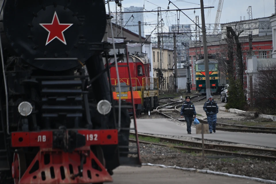 15 вагонов поезда сошли с рельсов в Красноярском крае
