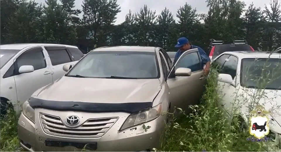 В Иркутске вернули мужчине угнанный 11 лет назад автомобиль Фото: кадр из видео МВД России