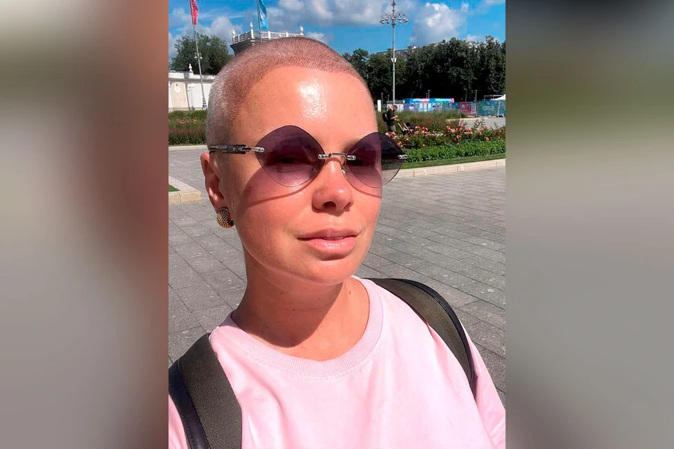 Евгения Осипова в июле 2026 года — похудевшая и счастливая. После пересадки волос.