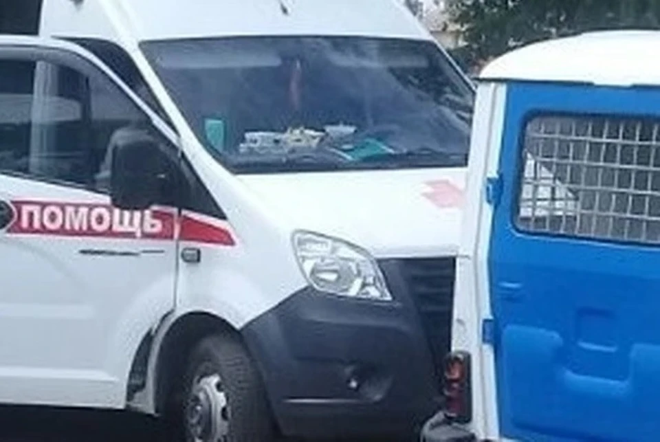 В тяжелом состоянии пострадавшего отвезли в городскую больницу №2 Белгорода.