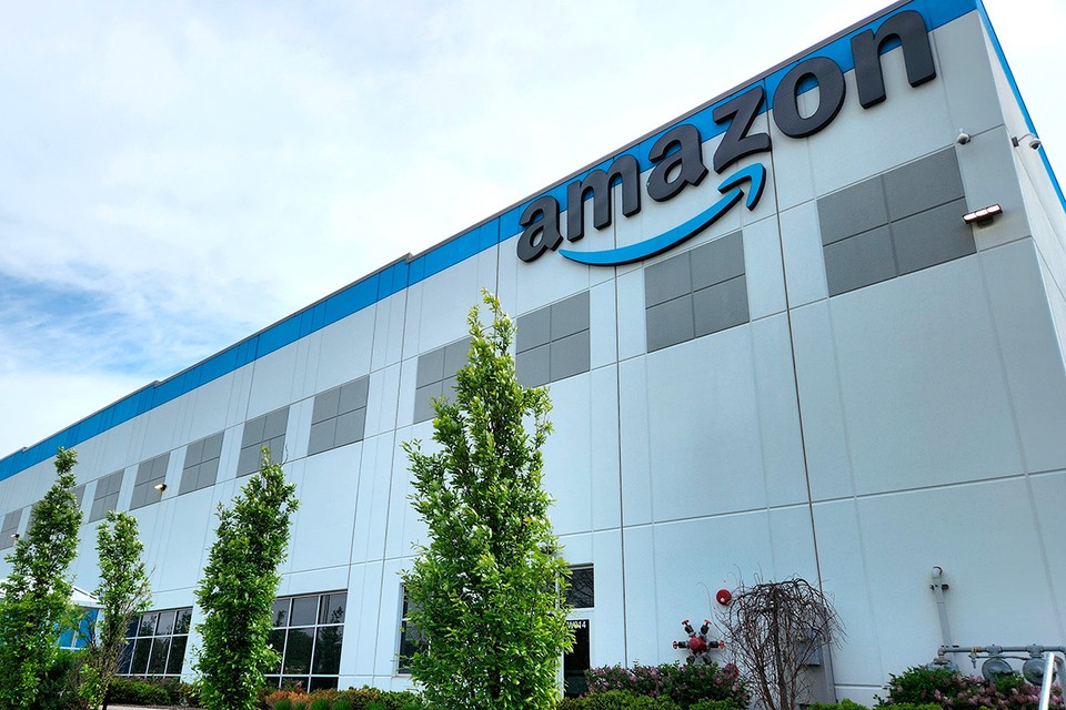 «Представьте, что Россия бомбит склады Amazon»: Ветеран MI6 назвал происходящее с Украиной четвёртой попыткой Запада разделить нашу страну