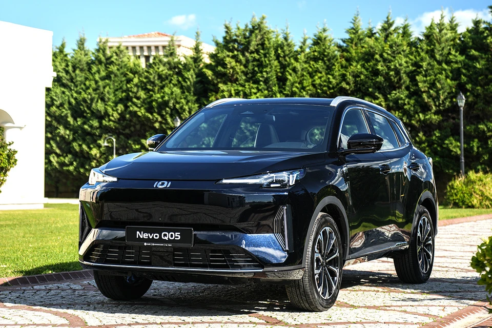В России начались продажи нового электрического кроссовера Changan Nevo Q05. Фото: scotomania/Shutterstock/Fotodom