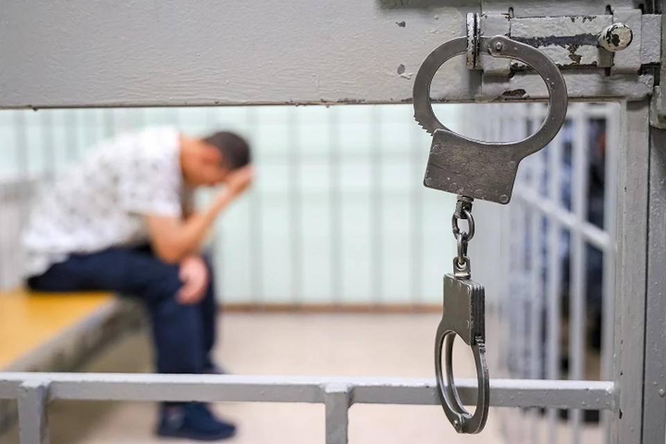 Нападавшего отправили под арест, ему грозит до 15 лет лишения свободы.