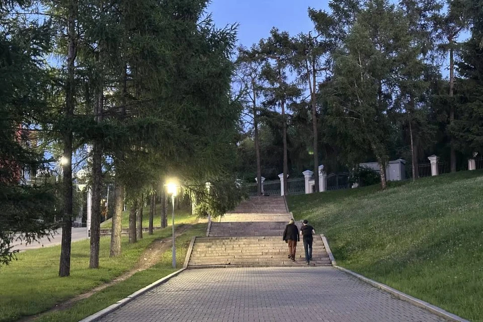 Синоптики прогнозируют облачность с прояснениями, кратковременный дождь.