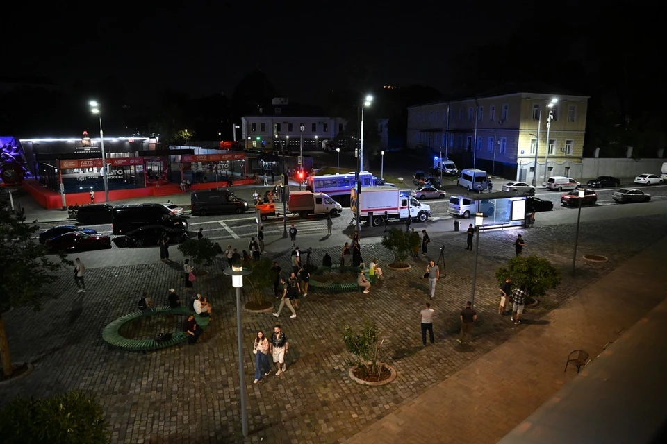 Три человека погибли и 15 пострадали при взрыве у кафе на Кудринской площади