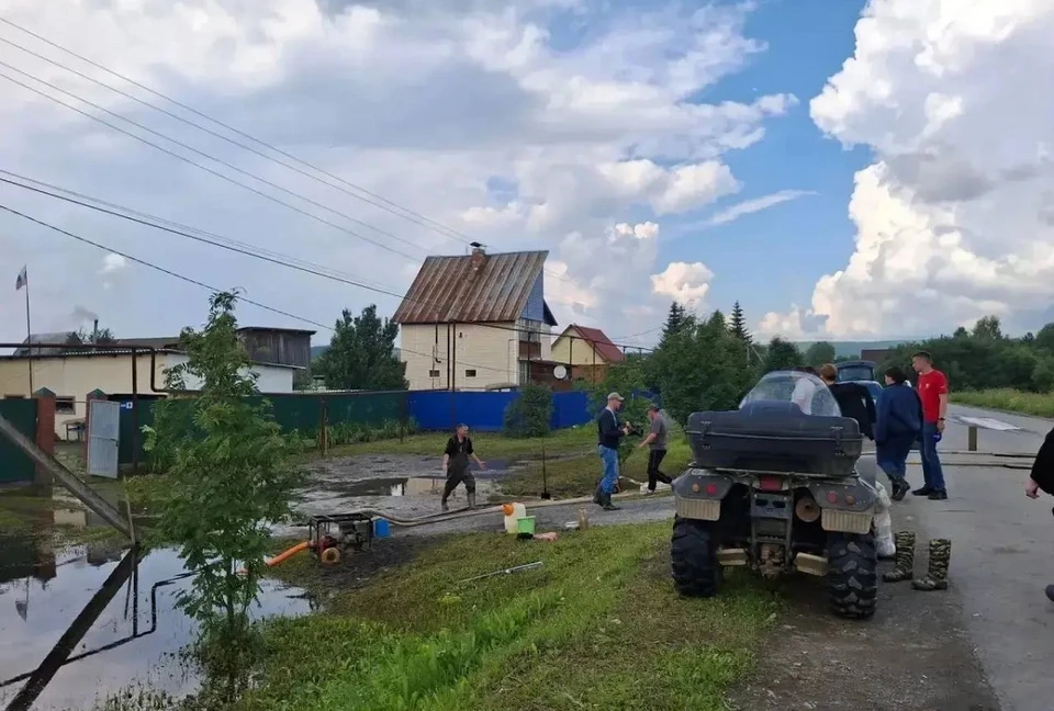 В Ирбите продолжается прием заявлений на выплату единовременной материальной помощи в связи с нарушением условий жизнедеятельности в результате чрезвычайной ситуации. Фото: Департамент информационной политики Свердловской области