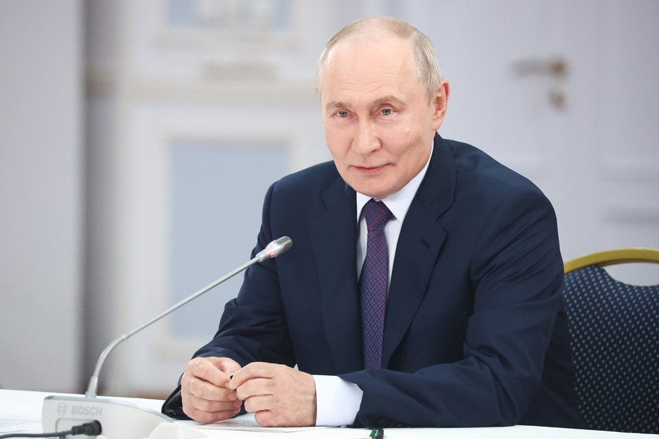 «Где людям хотелось бы жить и воспитывать детей»: Путин обсудил, какими должны быть города будущего в России