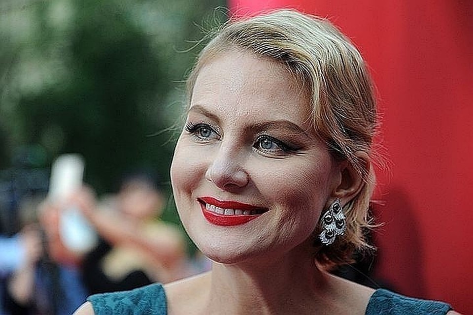 59-летняя Рената Литвинова показала себя без макияжа