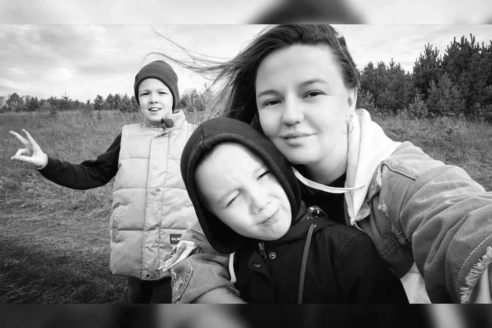 Мама двоих детей с эпилепсией и аутизмом рассказала, как живет их семья. На фото: Светлана, Лев и Мирон. Фото: семейный архив