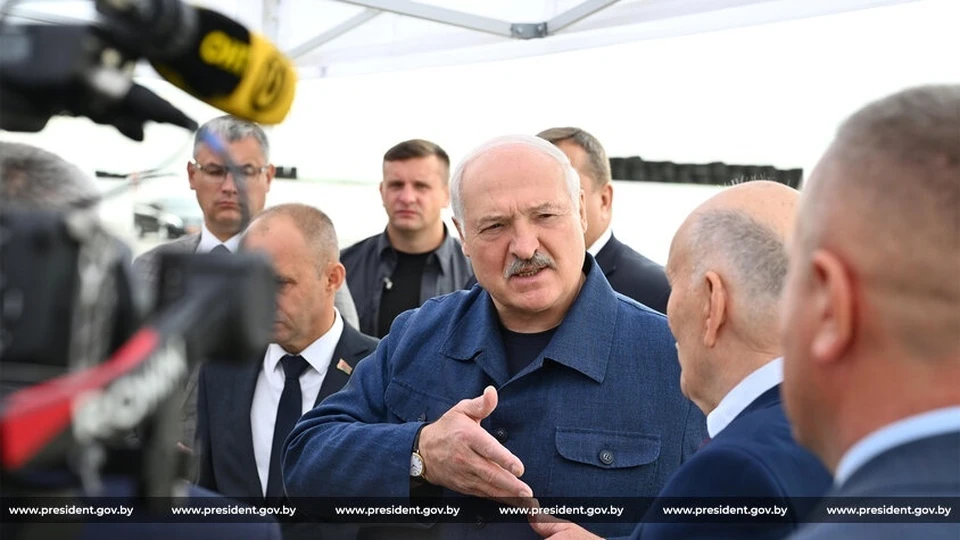 Президент Беларуси Александр Лукашенко высказался о том, как надо передавать власть в стране. Фото: president.gov.by