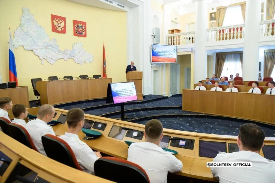 С новым пополнением встретился губернатор Оренбургской области Евгений Солнцев. Фото: Евгений Солнцев