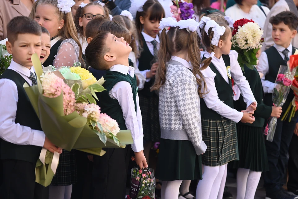 Учителей освободят от части отчетов, а школьникам вернут оценки за поведение.