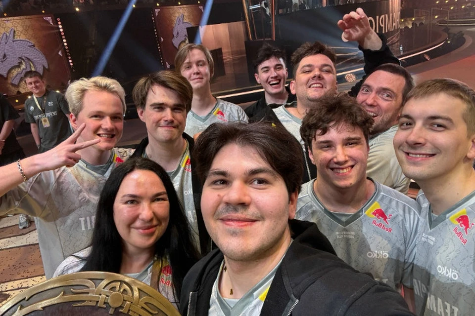 Новосибирец Денис Сигитов стал трехкратным чемпионом мира по Dota 2. Фото: группа Team Spirit
