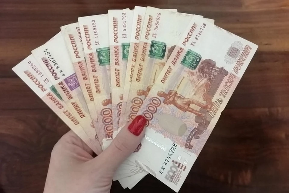 Почти полмиллиона рублей перевела мошенникам 22-летняя жительница Ярославля.