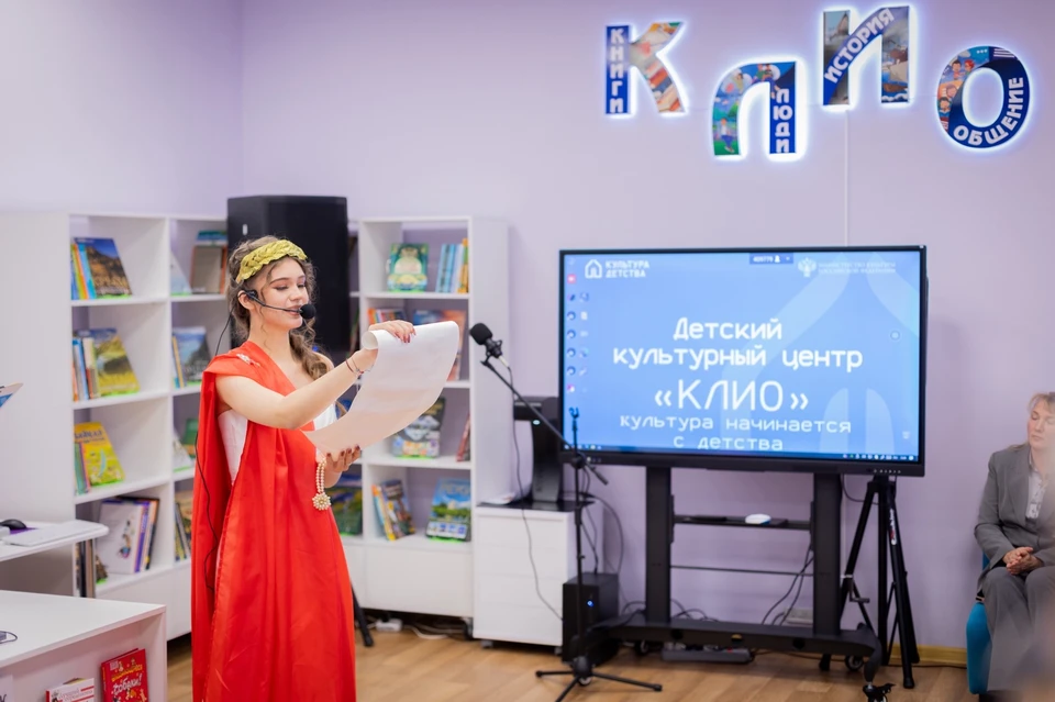 Здесь можно не только читать, но и слушать аудиокниги, заниматься творчеством, посещать лекции и кинопоказы. Фото: администрация Кольского округа.