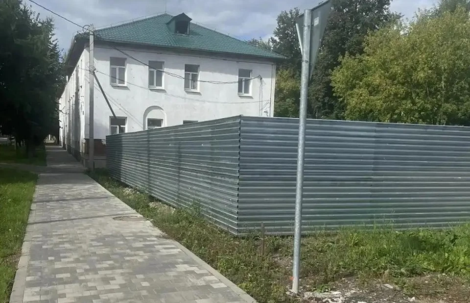 Опасную стройку законсервировали.
