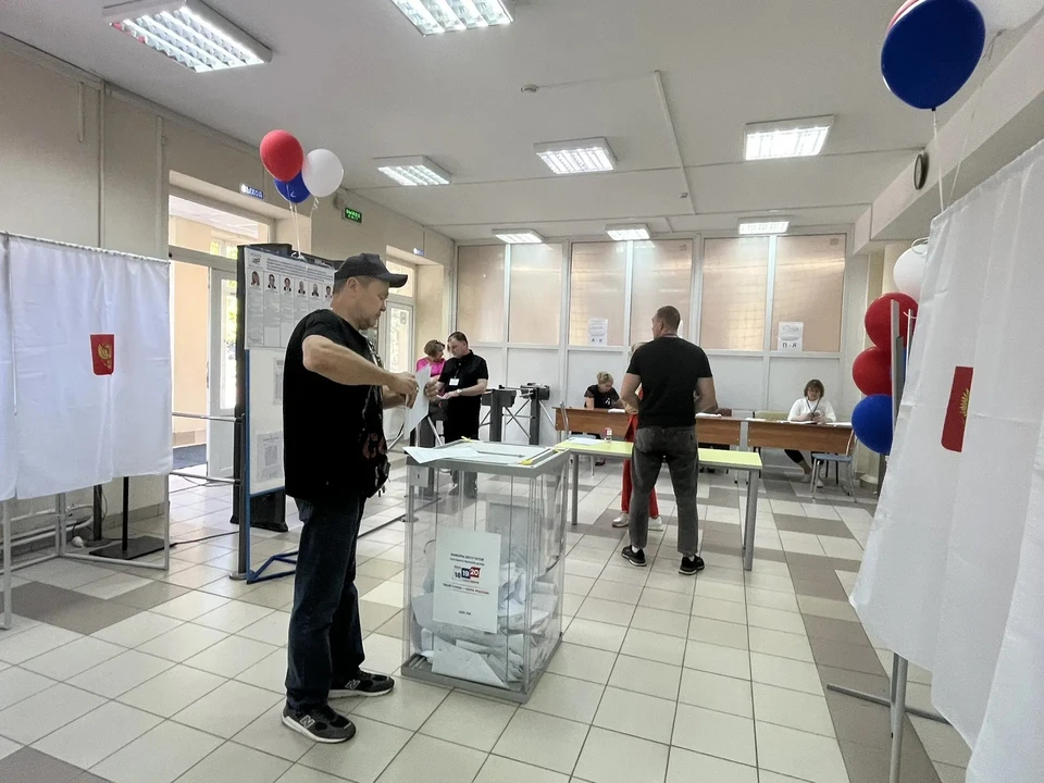 На Дону идет третий день голосования.