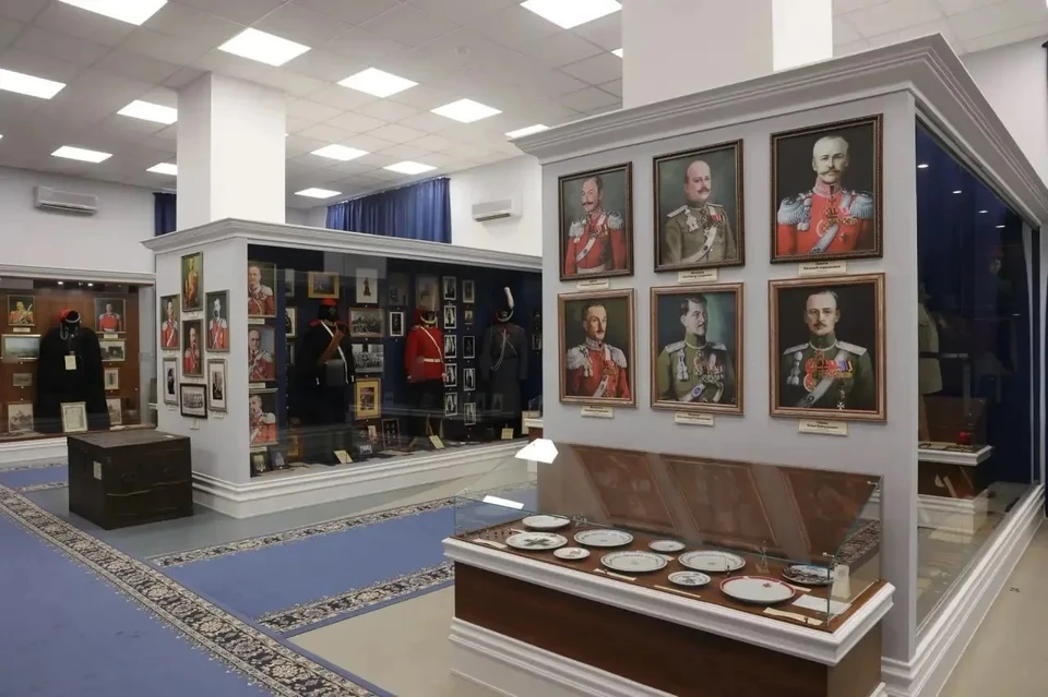 Оружие с Парада Победы передали в дар «Донской казачьей гвардии» в Ростове. Фото: пресс-служба губернатора Ростовской области.