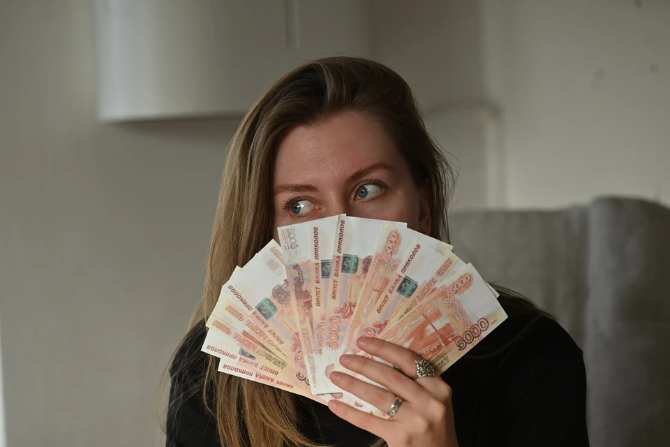 Чистая заработная плата на Среднем Урале во II квартале 2026 года составила 69 249 рублей.