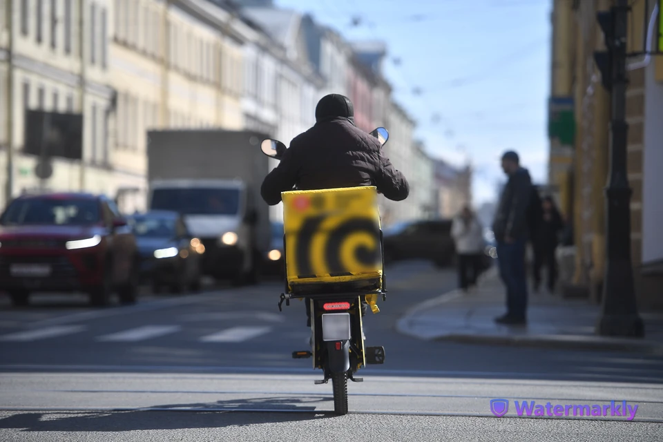 В Петербурге для мигрантов хотят ввести новые запреты.