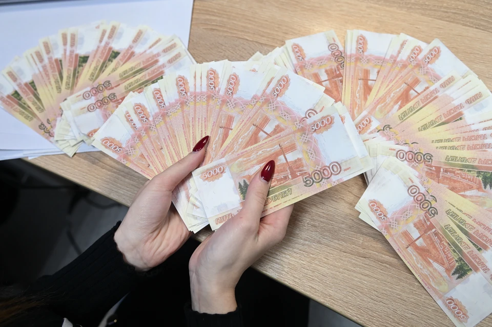 Аферисты убедили томичку перевести все имеющиеся деньги якобы для декларирования
