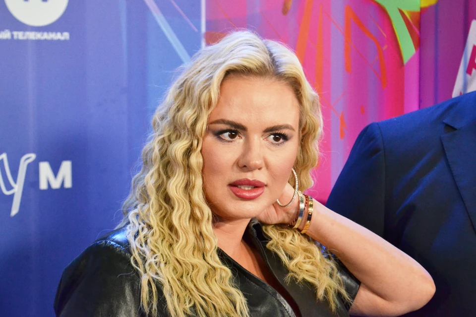 Певица Анна Семенович