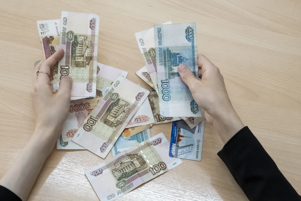 Мужчине назначили 300 часов обязательных работ и на 2,5 года лишили права управлять транспортом.