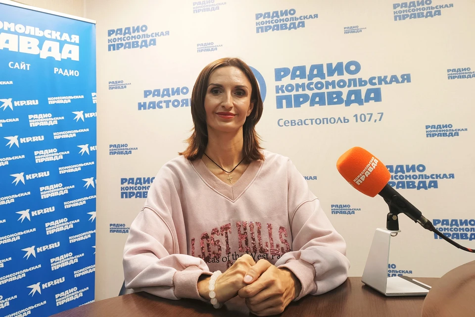 Марина Златоустова
