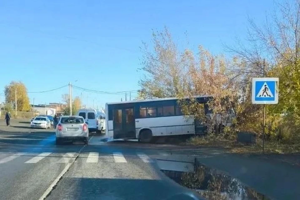 Автобус неожиданно поехал. Фото: Бийская станция скорой помощи