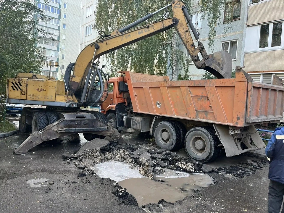 В Засвияжье Ульяновска четыре улицы остались без воды из-за аварии на Рябикова | ФОТО: страница в ВК Ильи Ножечкина