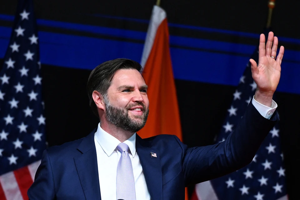 Вэнс угрожает миру тройным ростом цен на бензин: США попытались оправдать ситуацию в Ормузе