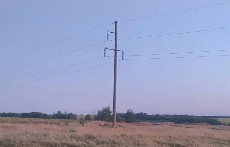 В поселке Красная Яруга при детонации FPV-дрона повреждены линия электропередачи и частный дом.