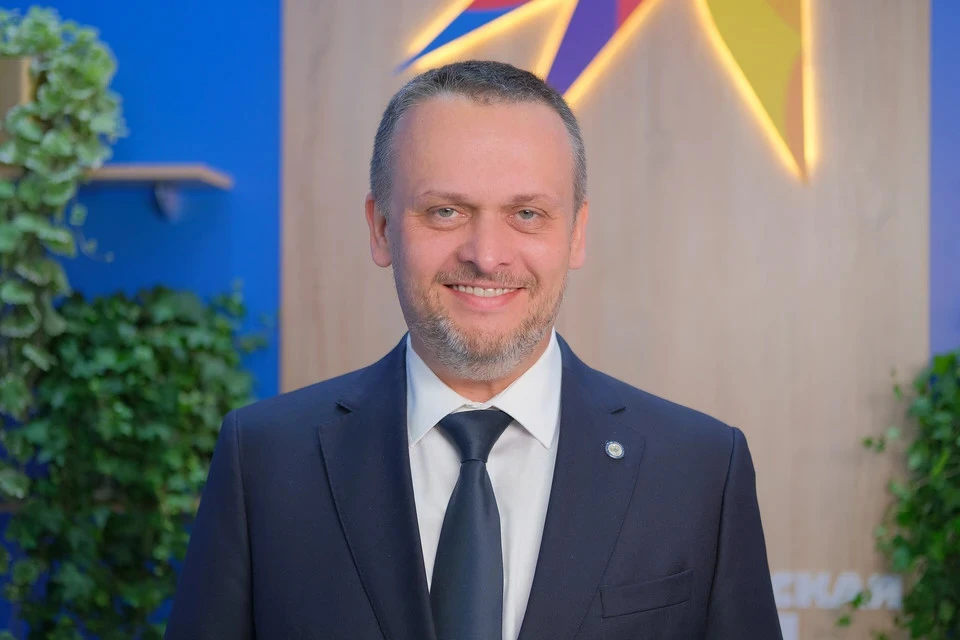 Никитин: Торговый флот РФ переходит под национальный флаг