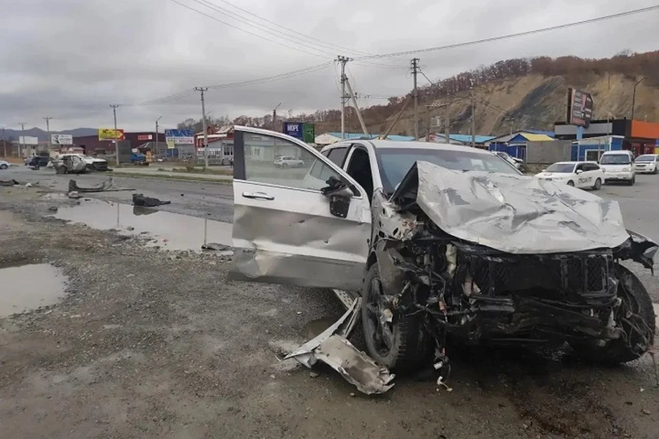 Водитель «Тойоты» погиб в ДТП с внедорожником в Приморье