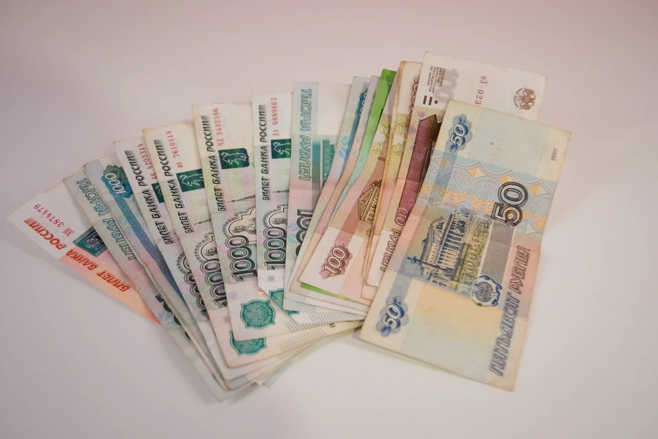 Злоумышленники через мобильные приложения банков оформили на женщину 3 потребительских кредита на сумму 75 тысяч рублей.