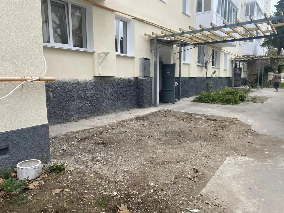 Двор очищен. Фото: прокуратура Севастополя