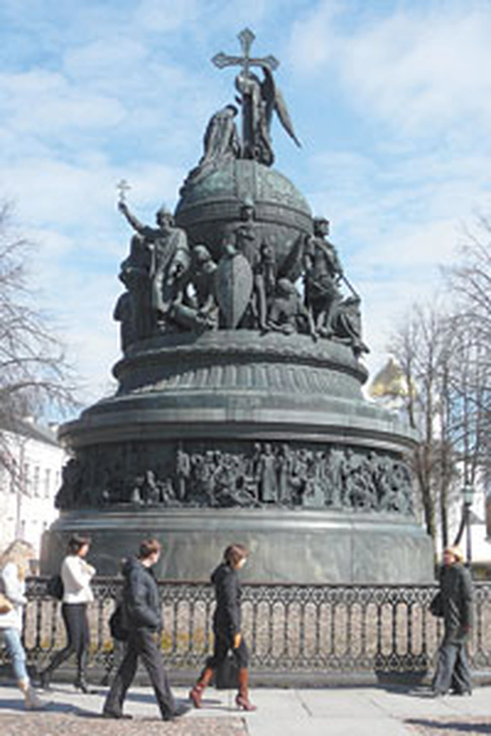 По памятнику «Тысячелетию России» можно учить историю родного государства.